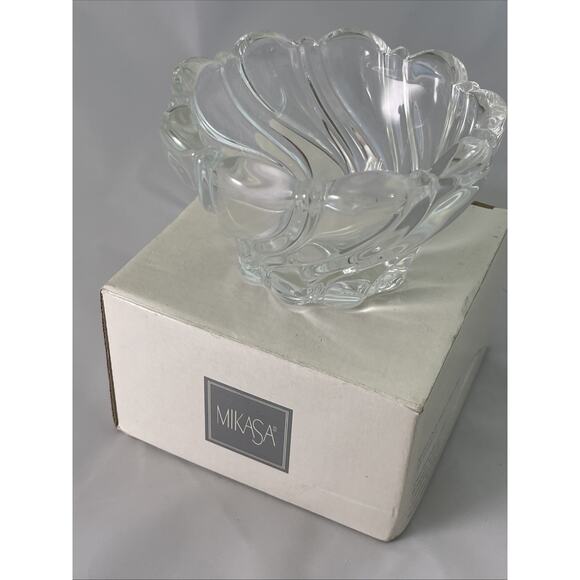 Mikasa Peppermint Clear Swirl Bowl Glass Candy - Picture 1 of 6